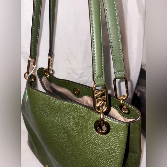 Michael Kors wallet and purse very good condition - Picture 8 of 8